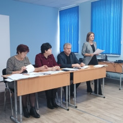 17 октября 2025 года в Ершичском муниципальном округе состоялось совещание с руководителями образовательных организаций - фото - 4