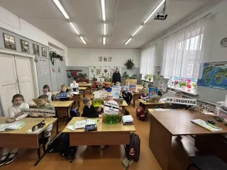 безопасные каникулы: Госавтоинспекция Рославля провела акцию для школьников - фото - 10